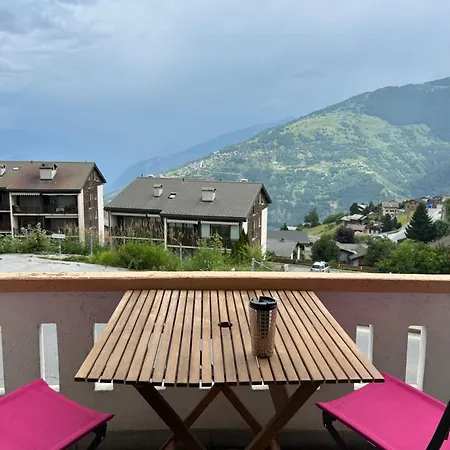 4 Valleys Modern With Free Parking Daire