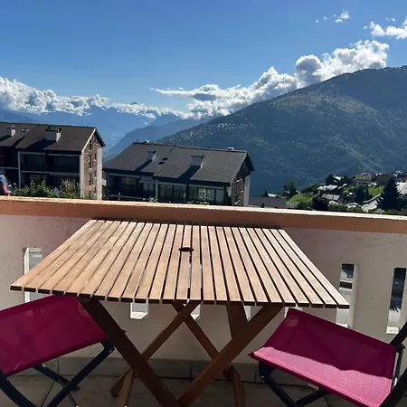 4 Valleys Modern With Free Parking *