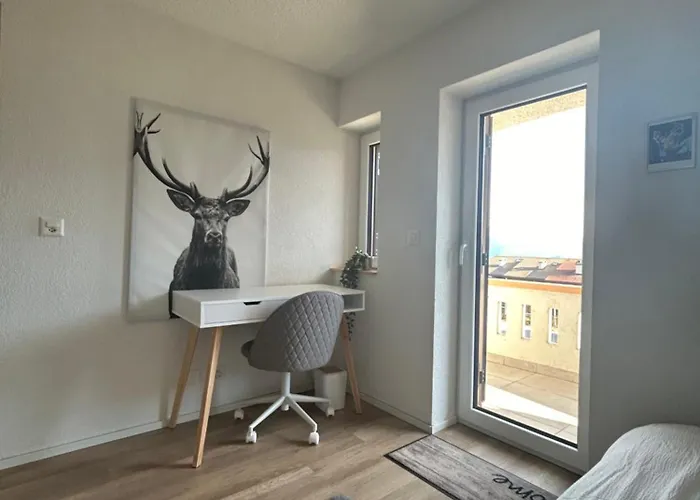 4 Valleys Modern With Free Parking Apartment