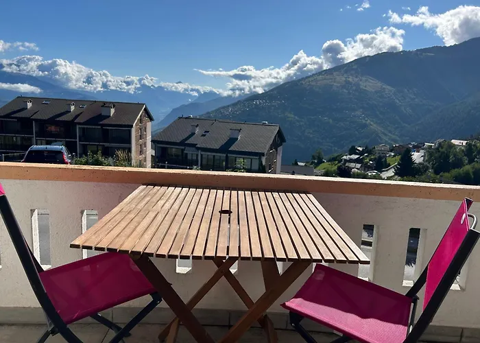 4 Valleys Modern With Free Parking *