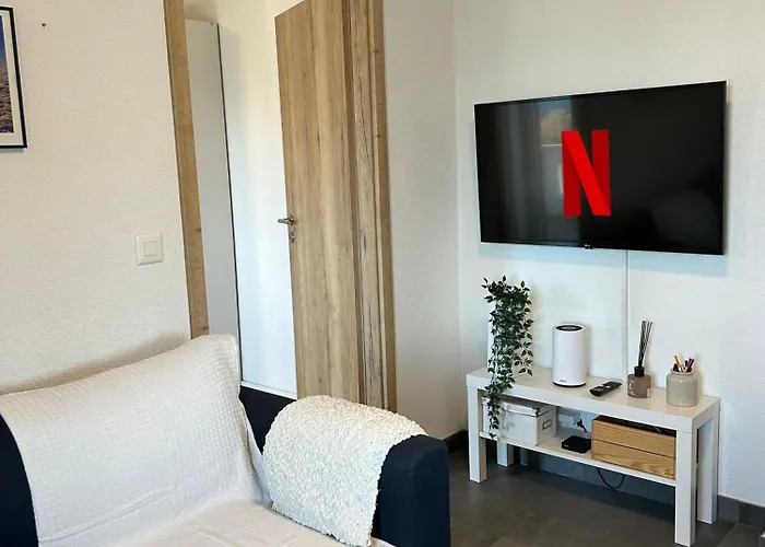 Apartment 4 Valleys Modern With Free Parking *